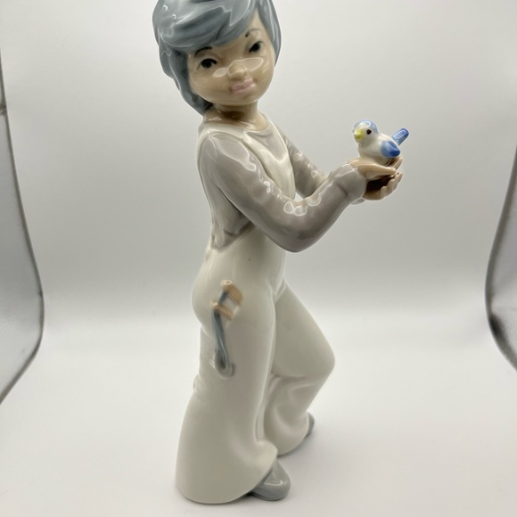 Vintage Porcelanas Casades Miguel Requena Valencia Spain Girl with Bird 8.5" - Picture 3 of 5